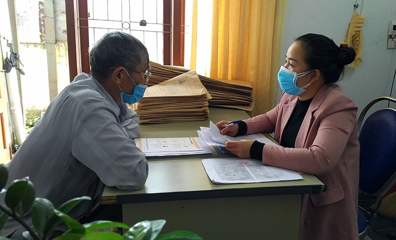 Người dân đến làm thủ tục TGPL tại Trung tâm TGPL nhà nước.
