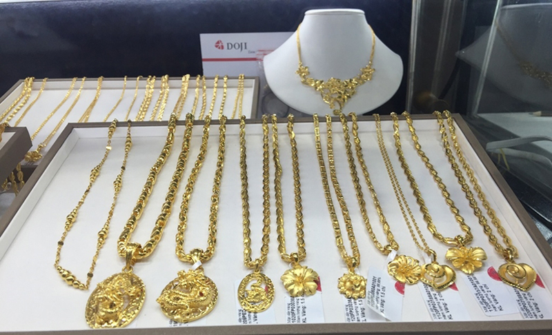 Giá vàng trong nước lập đỉnh mới với 71 triệu đồng/lượng.