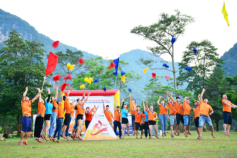 ...và trải nghiệm team building.