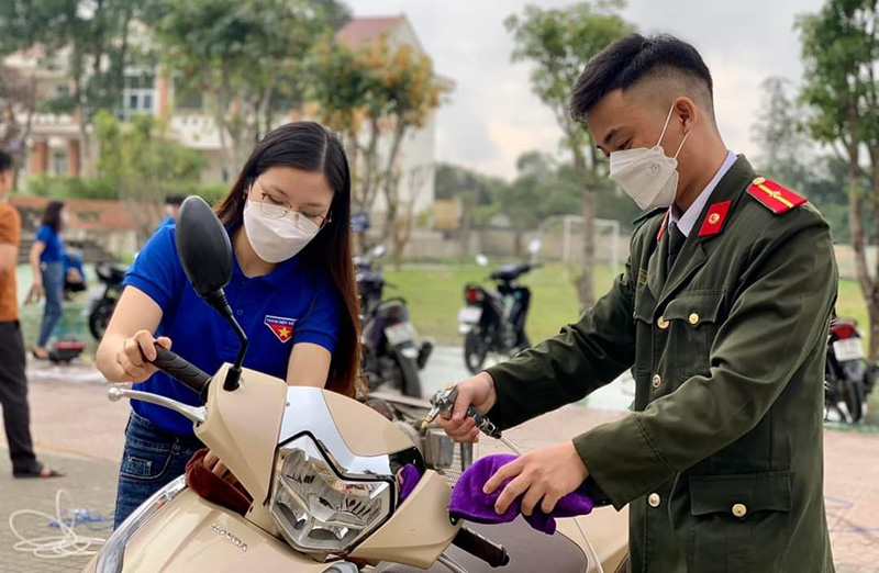 Tuổi trẻ Tuyên Hóa phát động chương trình “Rửa xe gây quỹ” giúp đỡ trẻ em nghèo và người dân có hoàn cảnh khó khăn.
