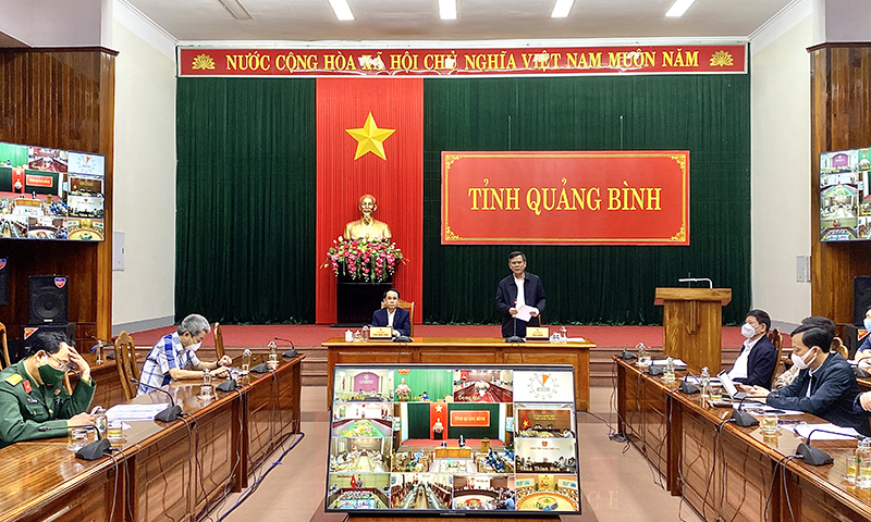 Đồng chí Chủ tịch UBND tỉnh Trần Thắng phát biểu tại hội nghị.
