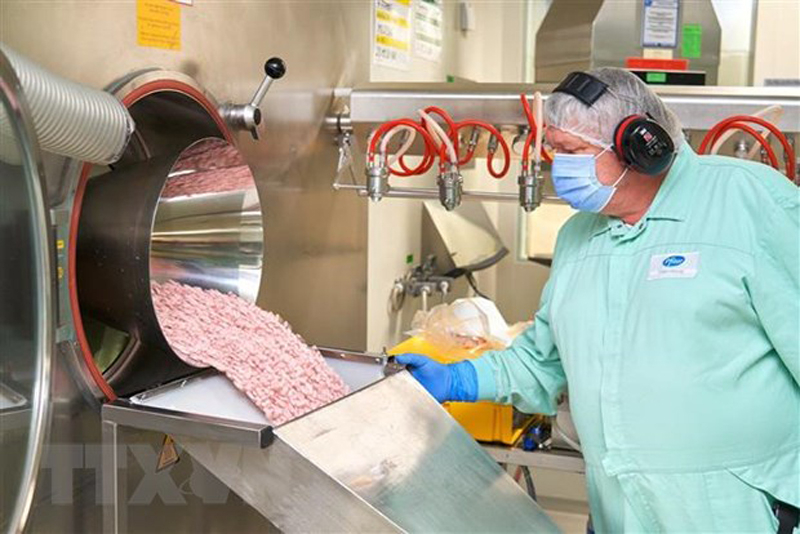 Thuốc Paxlovid điều trị COVID-19 của Pfizer được sản xuất tại Freiburg, Đức. (Ảnh: Pfizer/TTXVN)