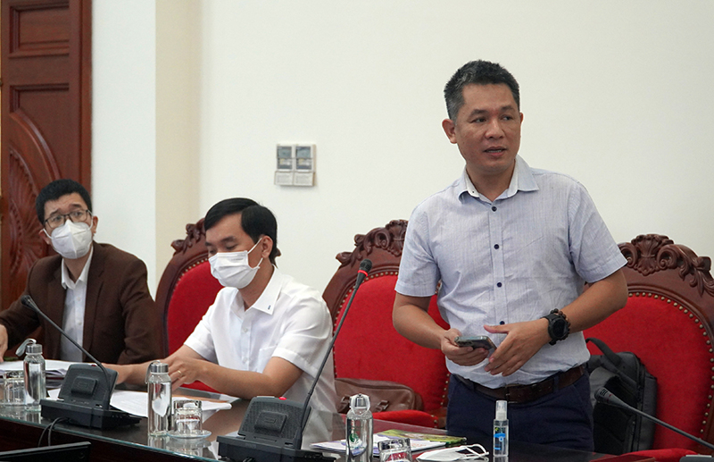 Đại diện doanh nghiệp phát biểu tại buổi làm việc
