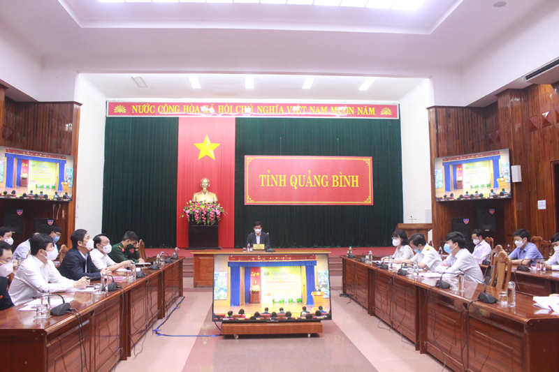Các đại biểu dự hội nghị trực tuyến thống kê toàn quốc ở điểm cầu Quảng Bình