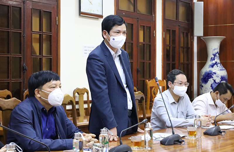 Đồng chí Phó Chủ tịch Hồ An Phong phát biểu tại buổi làm việc. 