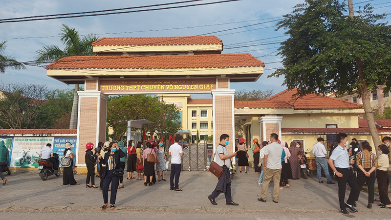 Trường TPTH Chuyên Võ Nguyên Giáp, một trong 2 điểm diễn ra kỳ thi 