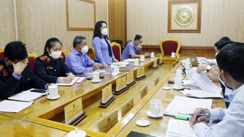 Đại diện Viện KSND tỉnh báo cáo tình hình TCD và giải quyết KN, TC.