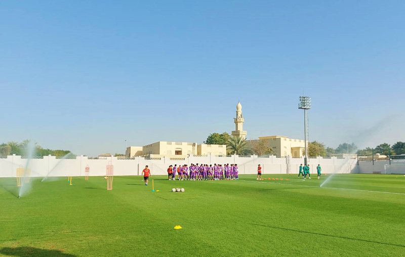 Tại Dubai, tuyển U23 Việt Nam được tập luyện trên những mặt sân đẹp và hy vọng việc thay đổi sân đấu và giờ thi đấu sẽ không ảnh hưởng nhiều đến phong độ của các cầu thủ. Ảnh: VFF