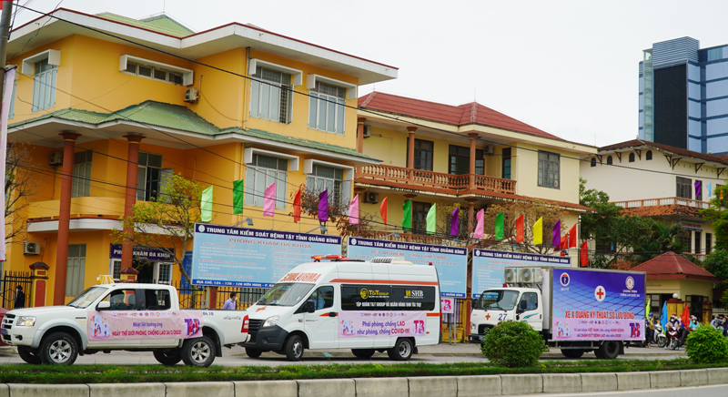 Diễu hành Hưởng ứng Ngày Thế giới phòng, chống lao 24/3.