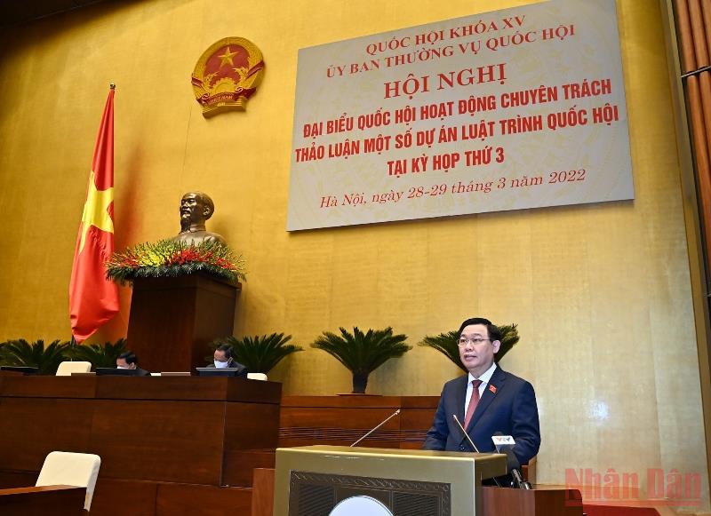   Chủ tịch Quốc hội Vương Đình Huệ phát biểu khai mạc hội nghị. (Ảnh Duy Linh)