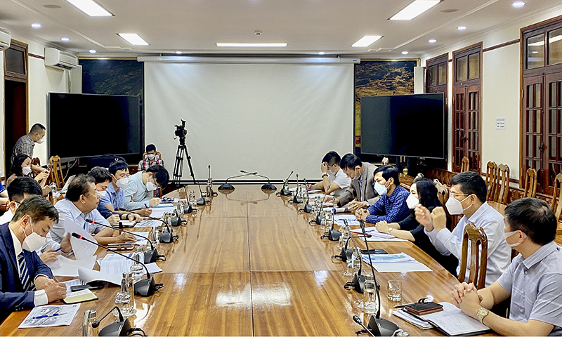 Quang cảnh buổi làm việc.