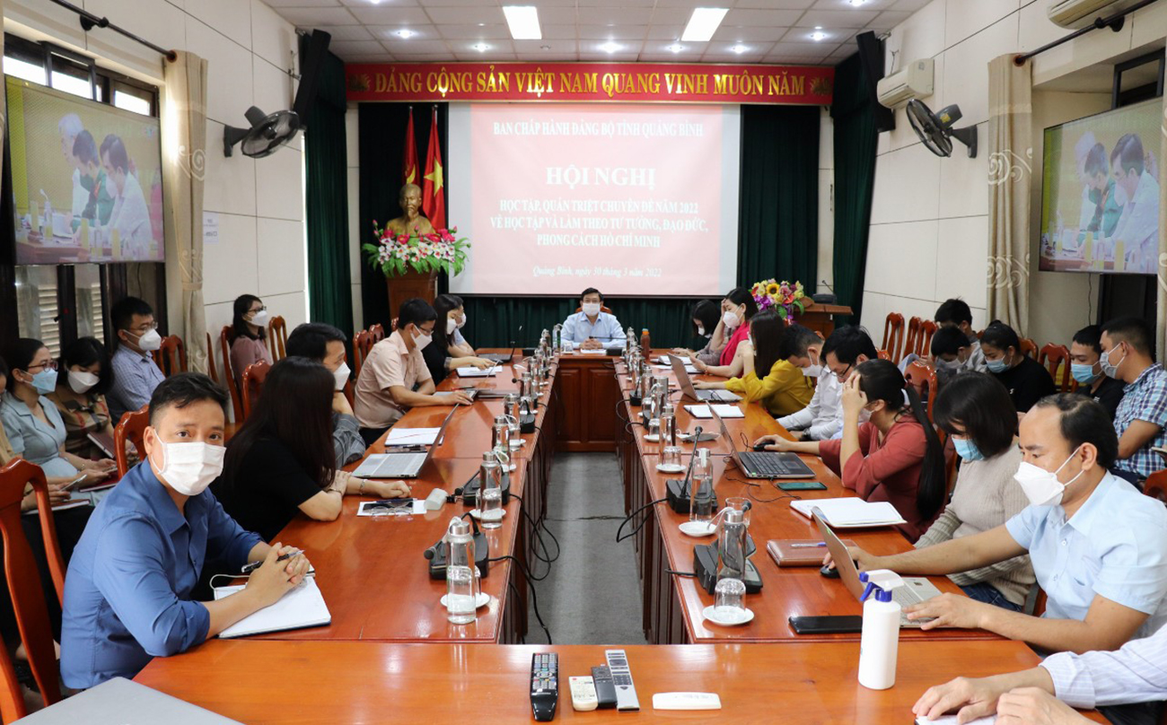 Cán bộ, đảng viên Đảng bộ Sở Nông nghiệp - PTNT tham dự hội nghị.