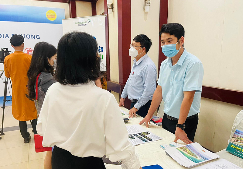 Các đơn vị kinh doanh du lịch các tỉnh, thành miền Trung cung cấp thông tin chi tiết, các sản phẩm du lịch mới, dịch vụ du lịch.
