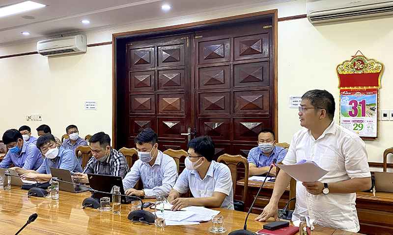 Đại biểu phát biểu tại buổi họp.