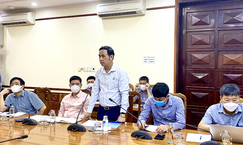 Đại biểu phát biểu tại buổi họp.