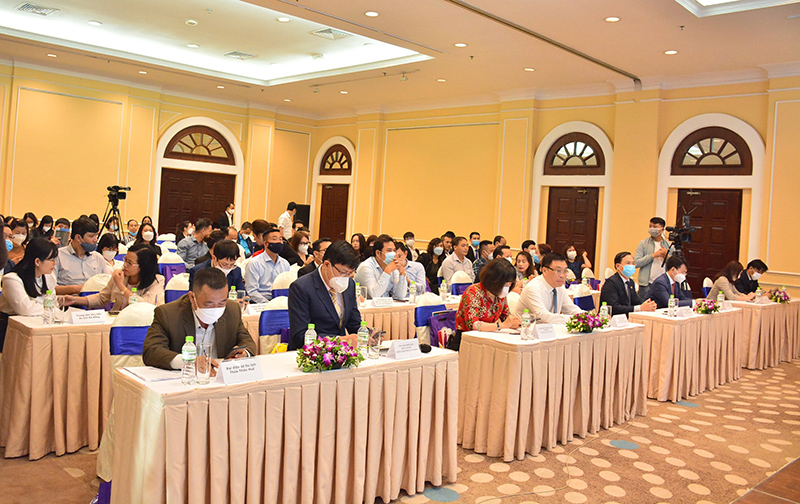 Các đại biểu tham dự hội nghị. 