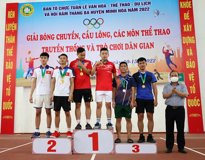 Các VĐV thi đấu ở nội dung đôi nam dưới 35 tuổi đạt giải.