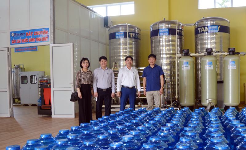 Trung tâm Ứng dụng và Thống kê KH-CN áp dụng công nghệ hiện đại sản xuất nước uống tinh khiết Qbiwater.