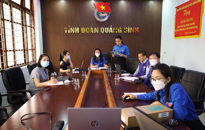 Các đại biểu dự hội thảo tại điểm cầu Tỉnh đoàn Quảng Bình.