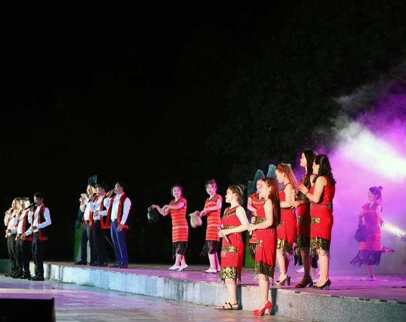 Các diễn viên không chuyên tham gia tại chương trình.