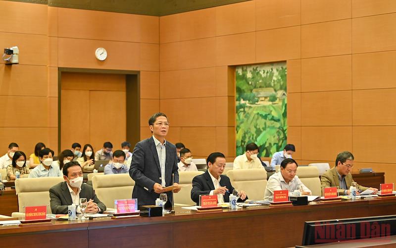  Trưởng Ban Kinh tế Trung ương Trần Tuấn Anh phát biểu tại buổi làm việc. (Ảnh: DUY LINH)