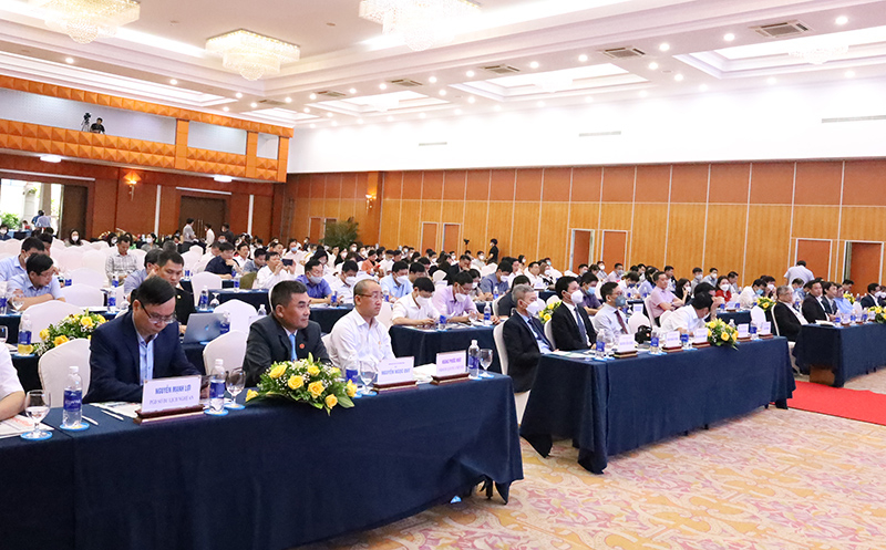 Các đại biểu tham dự hội thảo.