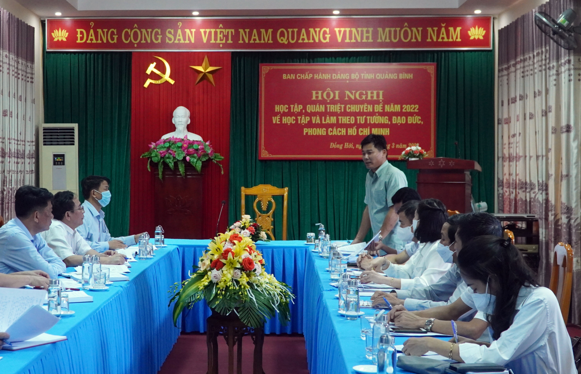 Các đại biểu thảo luận, làm rõ về kết quả THTK, CLP giai đoạn 2016-2021.