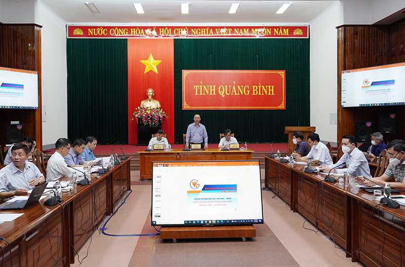 Thứ trưởng Bộ GTVT Lê Đình Thọ đặt vấn đề tại cuộc làm việc