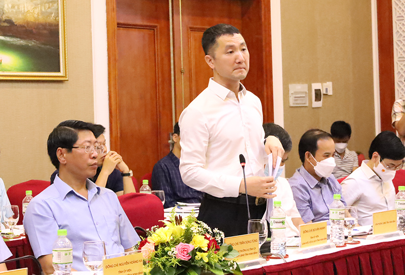 Đại diện Sở Du lịch Ninh Bình giới thiệu ngành Du lịch địa phương. 