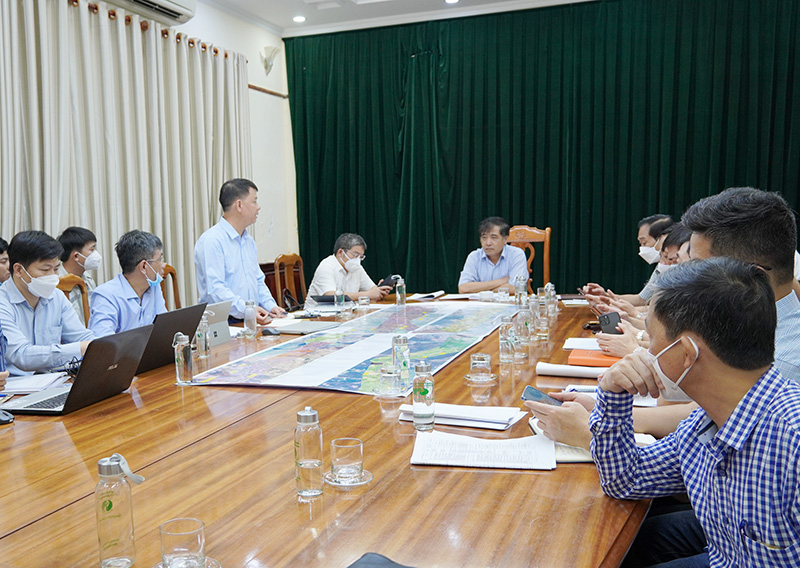 Đại điện chủ đầu tư phát biểu tại cuôc họp