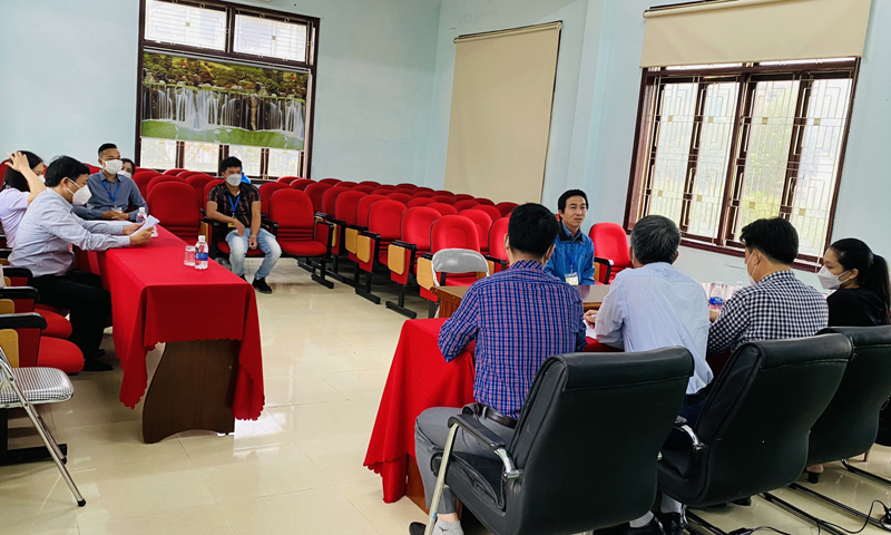Quá trình phỏng vấn tuyển chọn NLĐ có sự tham gia của đại diện chính quyền thành phố Yeongju, tỉnh Gyeongsangbuk, Hàn Quốc.