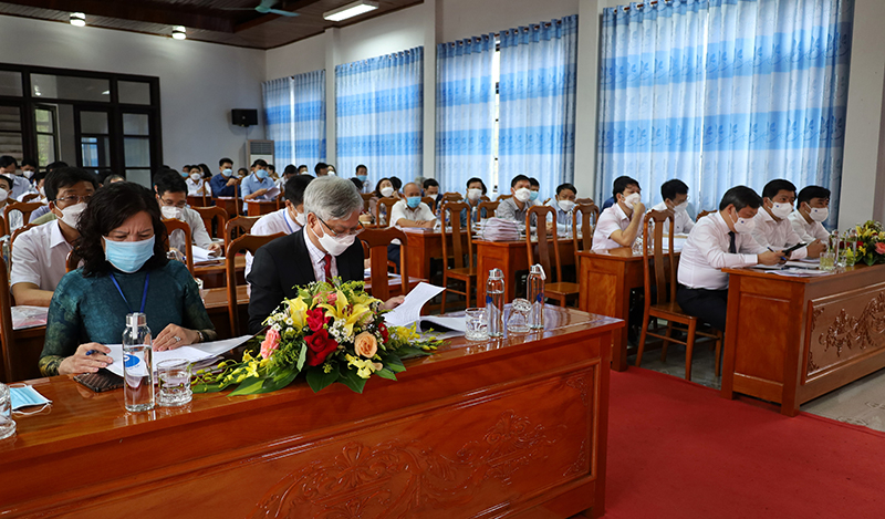 Các đại biểu dự khai giảng lớp bồi dưỡng.