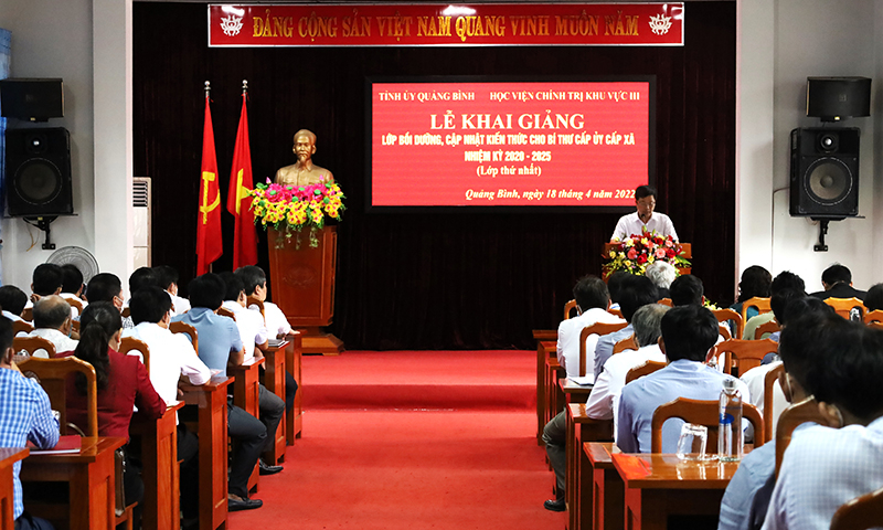 Toàn cảnh lễ khai giảng.