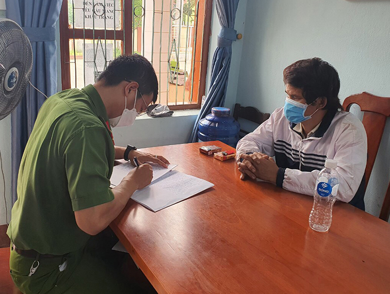  Đối tượng Nguyễn Văn Luận tại cơ quan Cảnh sát điều tra Công an huyện Bố Trạch.