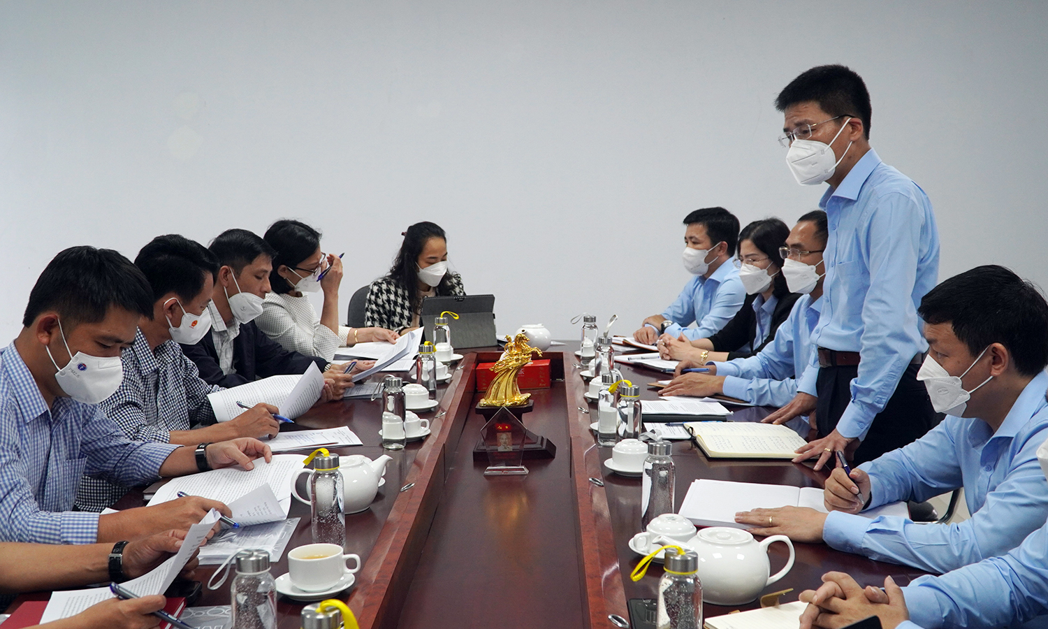 Đại biểu tao đổi, làm rõ các nội dụng THTK,CLP