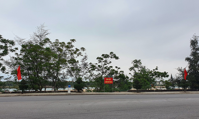  Điểm trung chuyển rác thải tại ngã ba đường Trương Pháp - Lê Thành Đồng được di chuyển đến nơi phù hợp, hiện đã phong quang, sạch đẹp.   