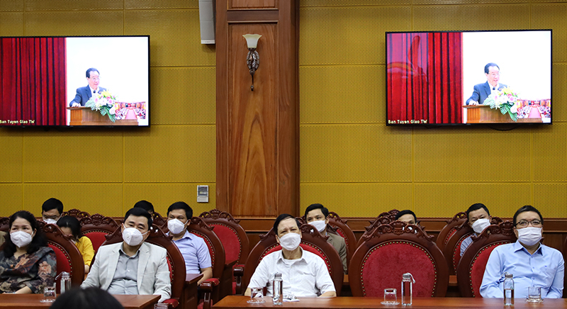 Các đại biểu dự hội nghị.