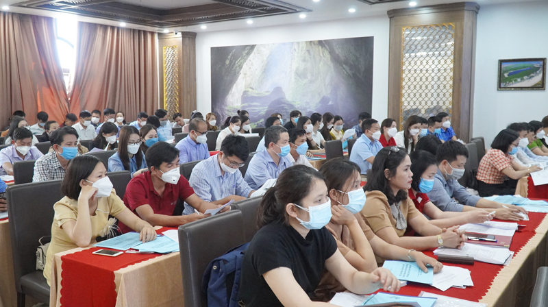 Các học viên tham gia tập huấn tiêm chủng vắc xin phòng Covid-19 trẻ em từ 5 đến dưới 12 tuổi.