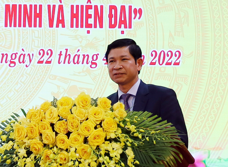 Đồng chí Hồ An Phong, Tỉnh ủy viên, Phó Chủ tịch UBND tỉnh phát biểu tại hội nghị.