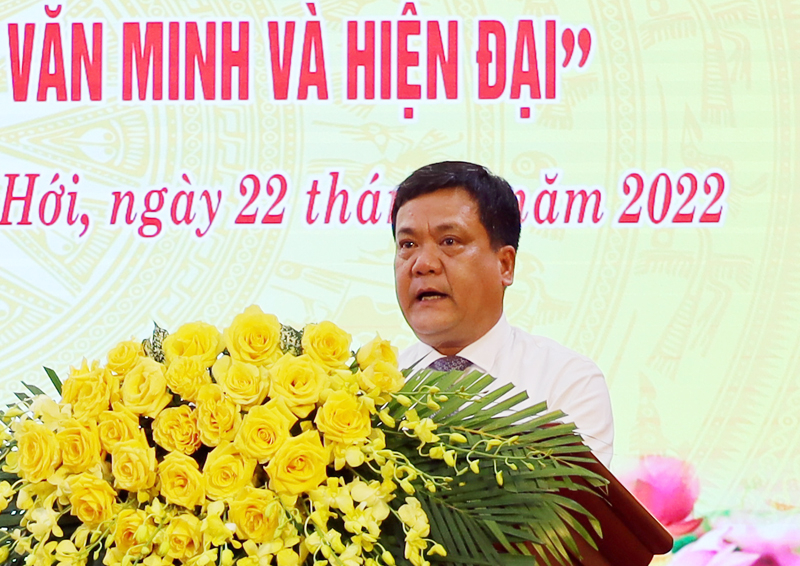 Đồng chí Bí thư Thành ủy Đồng Hới Trần Phong kết luận hội nghị.