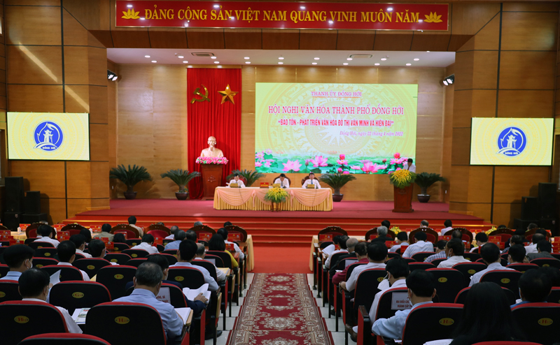 Toàn cảnh hội nghị.
