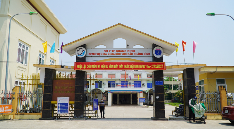 Các bệnh viện đa khoa tuyến huyện bảo đảm không để tình trạng thiếu nhân lực khám bệnh, chữa bệnh cho nhân dân trong dịp nghỉ lễ.  