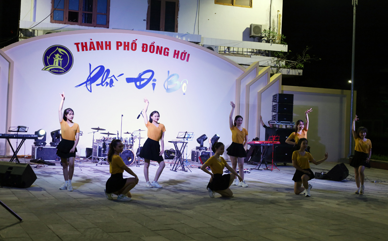 Một tiết mục trong chương trình nghệ thuật đường phố.