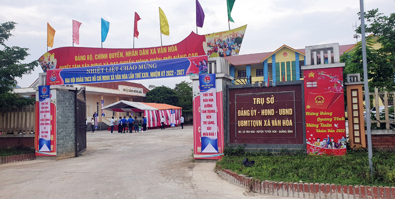 Trước khi có quyết định của Thường trực Huyện ủy, ông Tấn đã không đến trụ sở làm việc.