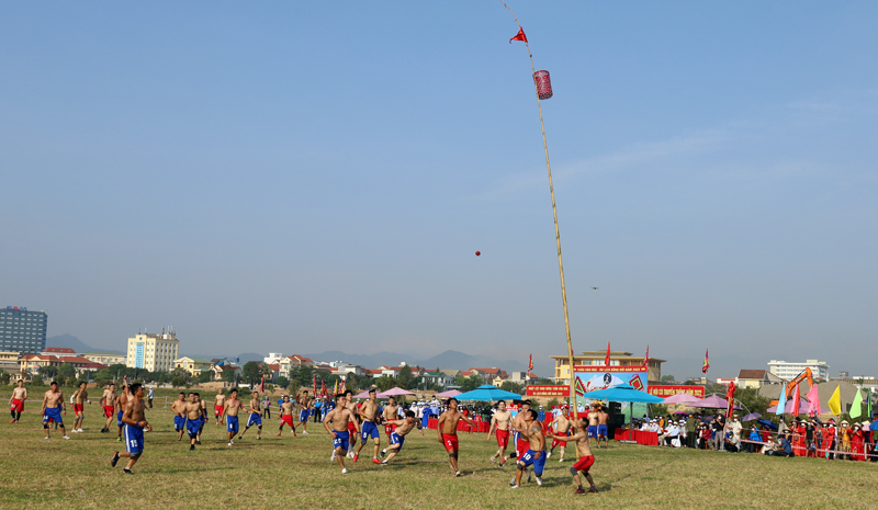 ... và tung cù đẹp mắt.
