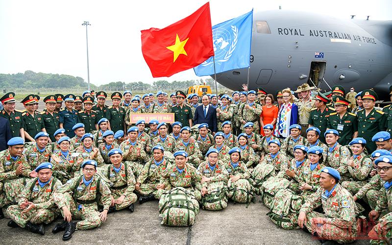  Chủ tịch nước Nguyễn Xuân Phúc tiễn đoàn thực hiện nhiệm vụ gìn giữ hòa bình Liên hợp quốc tại Abyei và Nam Sudan.