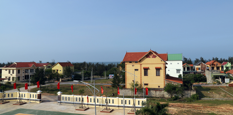 Quang Phú trù phú bên bờ biển biếc.