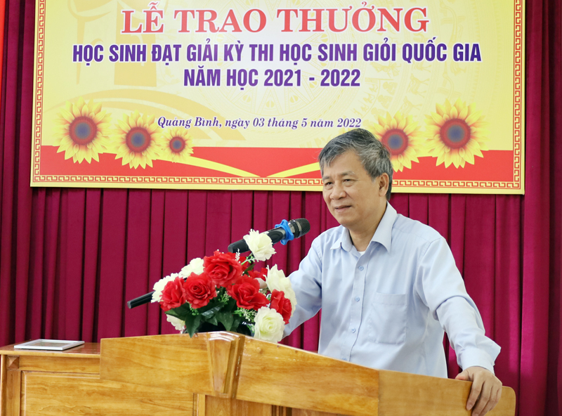 Giáo sư, Tiến sỹ, AHLĐ Nguyễn Anh Trí phát biểu tại lễ trao thưởng.