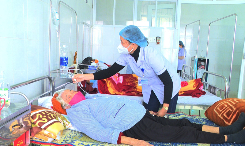 Đội ngũ y bác sỹ luôn sẵn sàng ứng trực, chăm sóc và điều trị cho bệnh nhân trong những ngày nghỉ lễ 30/4 và 1/5.