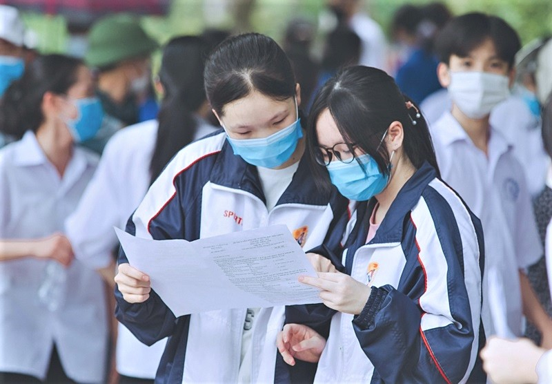 Theo Bộ Y tế, thí sinh là F0 đang cách ly tại nhà có nguyện vọng thi tốt nghiệp THPT năm 2022, phải có đơn xin dự thi và ký xác nhận đồng ý của phụ huynh hoặc người giám hộ, trong đó thí sinh cam kết thực hiện nghiêm phòng, chống dịch COVID-19. Hội đồng thi tổ chức thi riêng cho thí sinh. Ảnh minh hoạ.